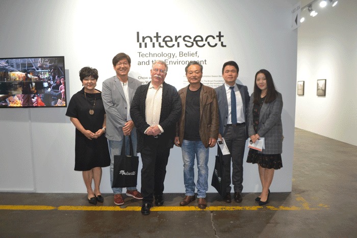 윤한종 작가님께서 올해 9월 미국에서 있었던 FOTOFEST ‘INTESECT_Technology, Belief, and the Enviroment’ 전시회에 참여하셨던 모습입니다.

윤한종 초대전

Invisible Beings - 보이지 않는 존재

yegagallery.com
facebook.com/yegaartgallery

#예가아트갤러리