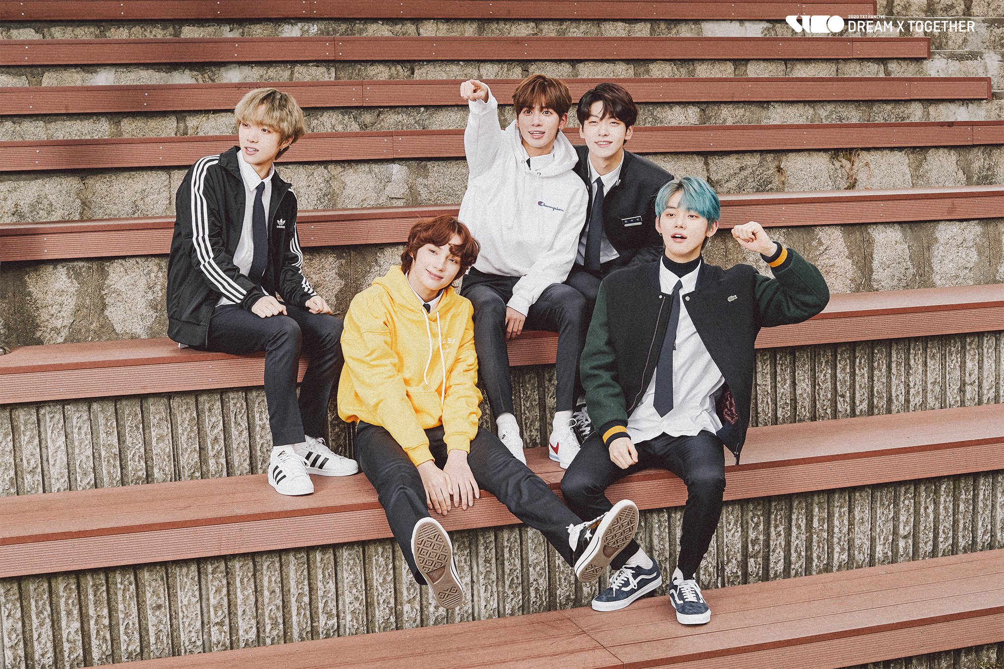 2020 TXT FANLIVE DREAM X TOGETHER behind the scene photo
