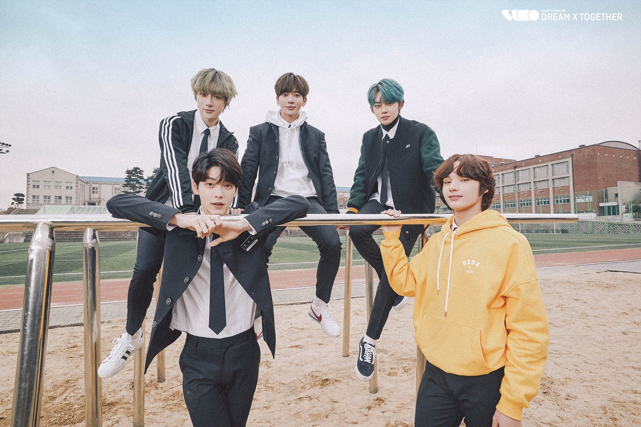 2020 TXT FANLIVE DREAM X TOGETHER behind the scene photo