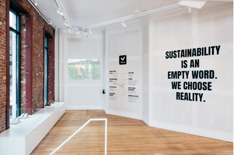 MiNDMagazine_'s tweet photo. https://t.co/4sFhucnx4a
The new store from French company @vejaproject , whose schtick is transparency and #ecofriendliness, has now welcomed shoppers to an outpost in #NewYorkCity’s Mulberry Street, in lower #Manhattan.
#mindus #mindmagazine https://t.co/7tYyPGhUvL