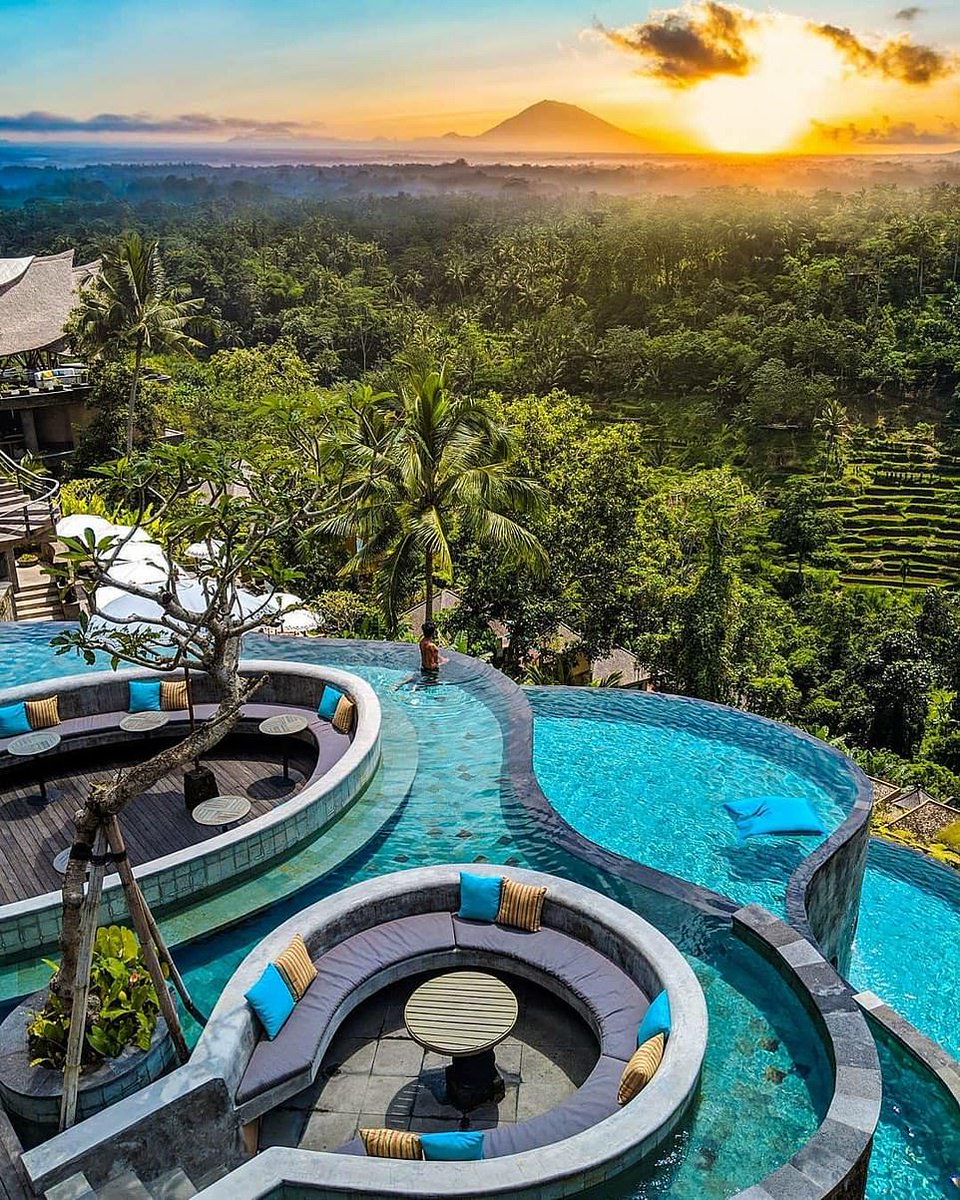 grigio_london's tweet photo. From mountain-view infinity pools to glass-bottomed swim spaces - the world's most Instagrammed pools revealed 😎 The hashtags #poolsofinstagram, #poolsoftheworld, #poollife and #poolside have been used millions of times https://t.co/RdP9UEwmqI #infinitypools #travelbloggers https://t.co/izMFZBy97n