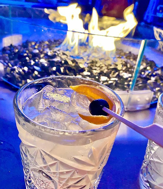 eatsofclt's tweet image. We are gin-uinely excited about @crave.clt - Charlotte’s first annual wine, food and mixology festival!! The event will be held May 9th in Romare Beardon Park and will include wine, craft beer, cocktails and food plates prepared by local Charlotte chefs.… ift.tt/2IsYyTA