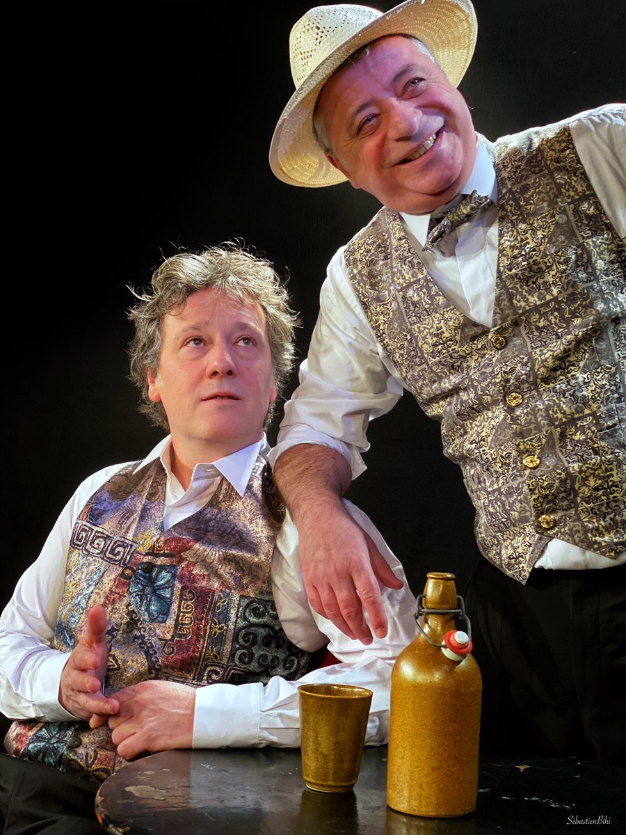 ATFJProd's tweet photo. Premières photos de "Aussi audacieuses..." #juillet @Theatre_la_Luna @FestOFFAvignon @LVeyrenc #tchekhov #avignonleoff #off2020 #comedie #toutpublic #coulisses https://t.co/wf55oE6Vy1