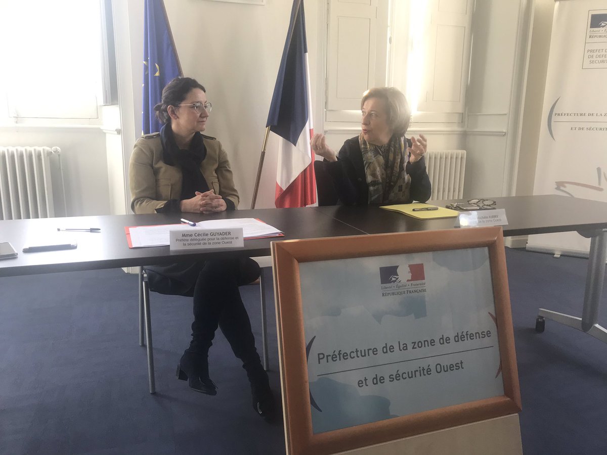 PSimonOF's tweet photo. Cécile #Guyader succède à Patrick Dallennes comme préfète déléguée à la zone de sécurité et de défense Nord-Ouest, auprès de la préfète de région #Bretagne et de zone Michèle Kirry @ouestfrance35 @bretagnegouv  @defense_ouest https://t.co/KNrcz7tY9n