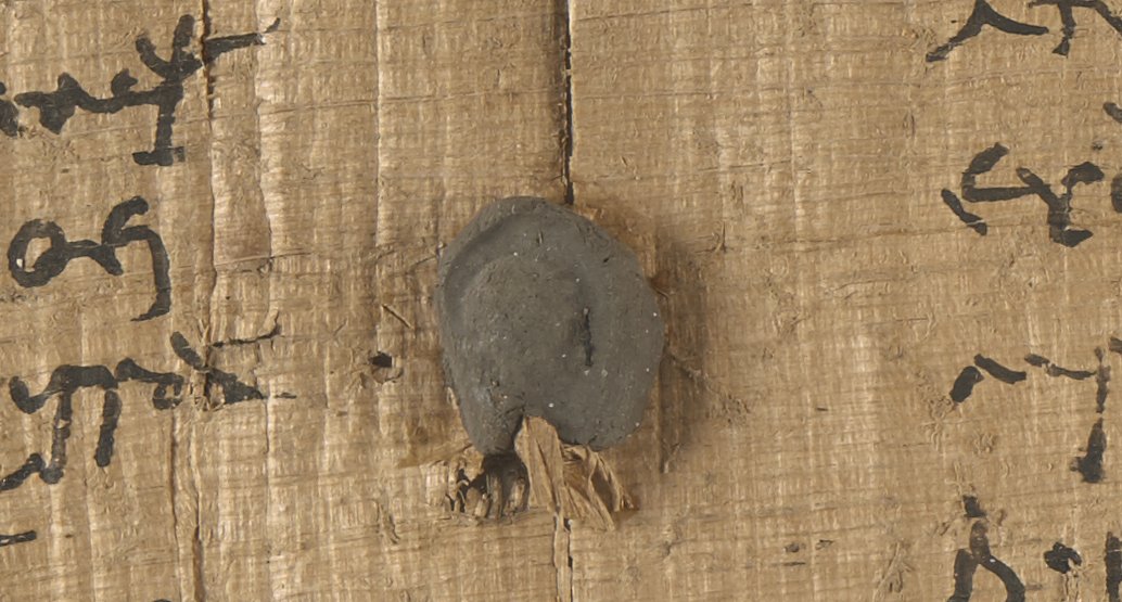 petetoth's tweet photo. #MondayMotivaton #challengeตูด
"Can you see the head of Alexander the Great on this 2120-year-old seal?"
Contract of a sale @BLMedieval Papyrus 1207
#findalexander #riddles #PuzzleForToday https://t.co/ZfvISIIefh
