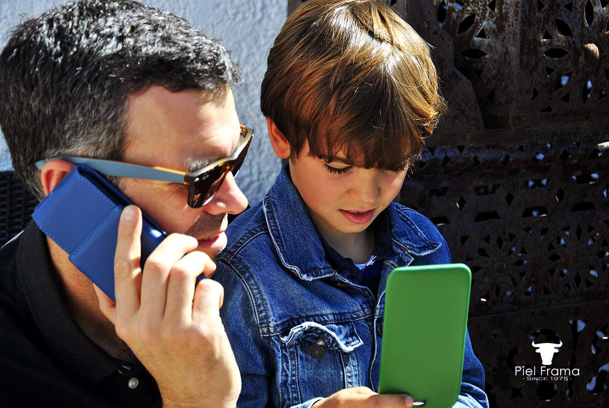 PielFrama's tweet photo. En el día del padre, Regala Piel Frama.
En Piel Frama queremos celebrar contigo el Día del Padre dándote ideas originales y con estilo para alguien tan especial.
https://t.co/crDEkvulyY
#dia del padre #padre #estilo #ideas originales #funda piel #móvil #iphone https://t.co/kNXmHSPyMB