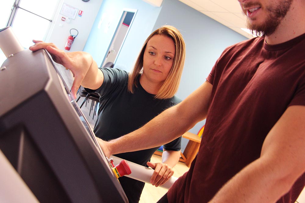 MutuelleJust's tweet photo. 🤸On commence la semaine sur une note sportive avec les conseils du Centre Sport Santé du Hainaut, partenaire de la Mutuelle Just, pour rester en forme et préparer les beaux jours ! #sportsanté #conseils #mutuellejust
https://t.co/Wd9fNq0I5H https://t.co/a7rv4sf9GQ