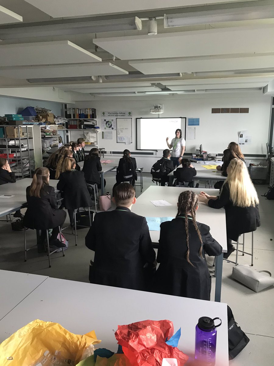 NA_Experiences's tweet photo. Huge thanks to Gabby from @LeadersUnlocked for delivering an crucial mental health session to our peer mentor group! @NewarkAcademyUK #MentalHealth #BreakingDownStigma https://t.co/JkuL3jk933