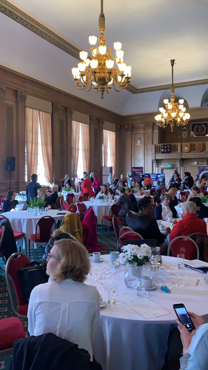 #LeedsWomen2020 #LeedsIWD2020
Fantastic opening speech from Lord Mayor Cllr Eileen Taylor 🙌🏾🙌🏾