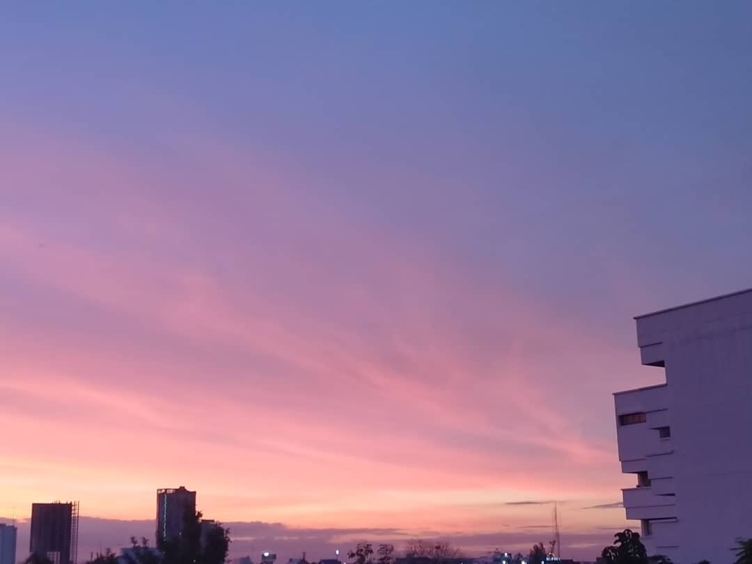 skyaddicter_'s tweet photo. 💜☁️ #skyaddicter https://t.co/osJHuLKRPX