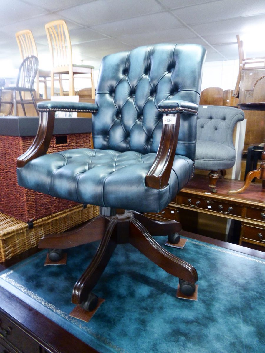 Our Interiors, Vintage &amp; Modern Auction is about to begin at 11am...

We have some great lots in check it out online thought our website 
capesdunn.com/live-bidding-a…