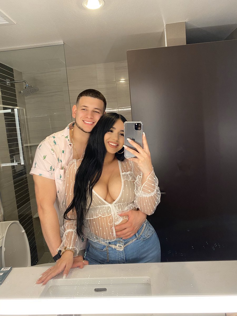 littlepepesut's tweet image. We rarely dress up since our babygirl but we loved doing it for Vegas♥️