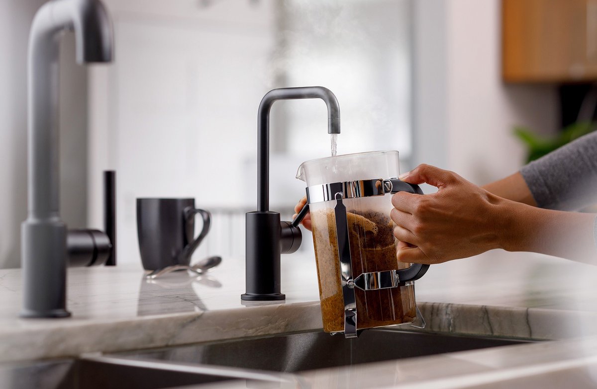 kitchensreview's tweet photo. InSinkErator® previewed its new range of taps at kbb. The modern 3010 and 3020 taps will be available in two shapes, J or U, and six metallic finishes. https://t.co/9cT0PXTMgj @InSinkEratorUK #hottaps #filtrationtaps https://t.co/eV7vokTBYZ