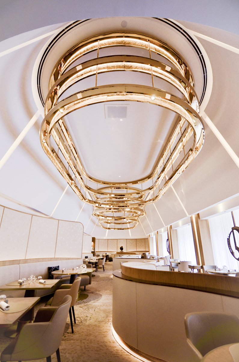 MO_LANDMARKHK's tweet photo. Are you ready to embark on the Michelin-starred journey of pure flavours under the imposing bronze ring chandeliers at #Amber? #LandmarkMandarinOriental #LMOinCentral #Amberlicious #MichelinGuide https://t.co/0xSgs2qkJM