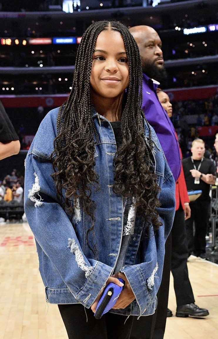 Madame_Shonsan's tweet photo. Are you following the #ShonisaniBraid page on IG yet? Today we’re doing #braidspiration and we’re obsessed with Blue Ivy’s new do! 😻🔥👑
Click here to see more : https://t.co/nLDIPAqaMY
#ShonisaniBraidGang #MondayMotivation
#GirlTalkZA https://t.co/k3xS2k40wq