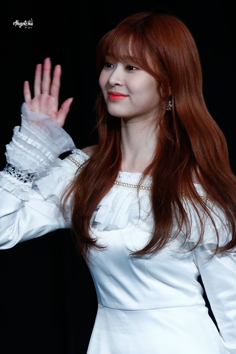 [HD] 190421 Cheongdam Art Hall fansign

#IZONE #아이즈원 #アイズワン #MINJU #김민주 #민주
