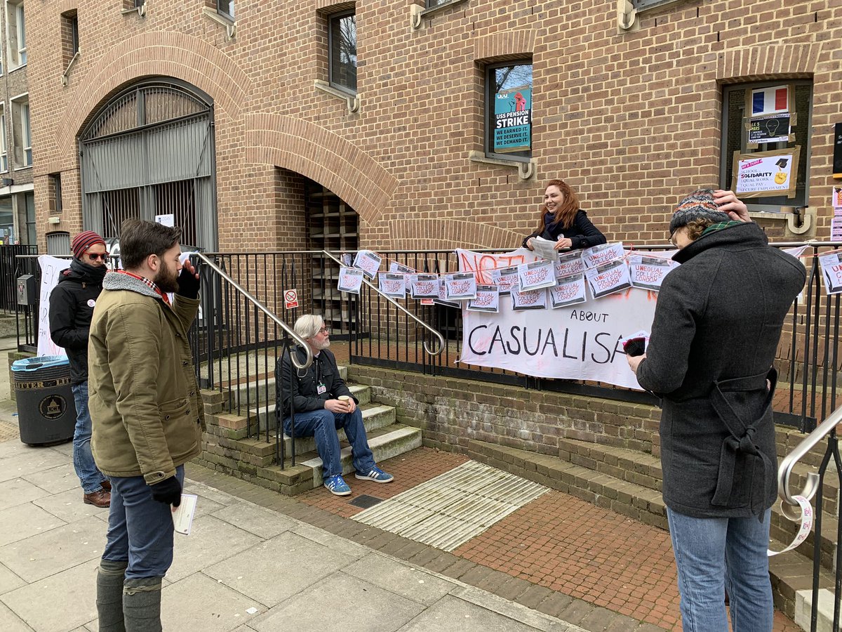 Teach-out by <a href="/dogussimsek/">Doğuş Şimşek</a> on refugee women <a href="/SSEESstrikes/">SSEES strikes & supports Ukraine 🇺🇦 #Solidarity</a> <a href="/UCL_UCU/">UCL-UCU Stop the Destruction of Higher Education</a> #UCUstrike