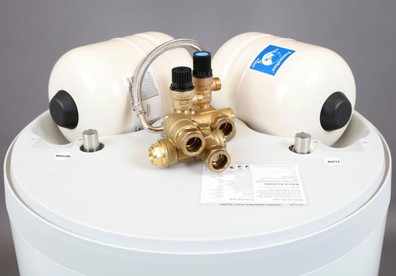 OsoHotwaterUK's tweet photo. What #safety features do #unvented #cylinders have? Building Regs state cylinders must have 2 safety features #factory-fitted #Temperature & #PressureReliefValve & High Level Thermostat. All cylinders must be #pressuretested to a minimum of #6bar. Click https://t.co/p1JC42SuwA https://t.co/o7Y2Vr6eN3