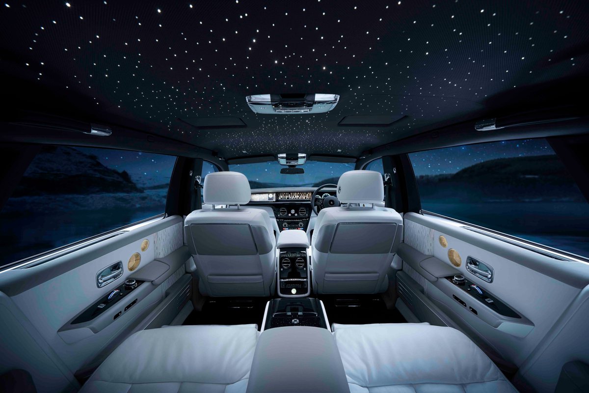 rollsroycecars's tweet photo. #RollsRoyce #Phantom #Tranquility arrives in #AbuDhabi. 

Read more at: https://t.co/U8KxbRr2v6 https://t.co/DA6rl0ReKF
