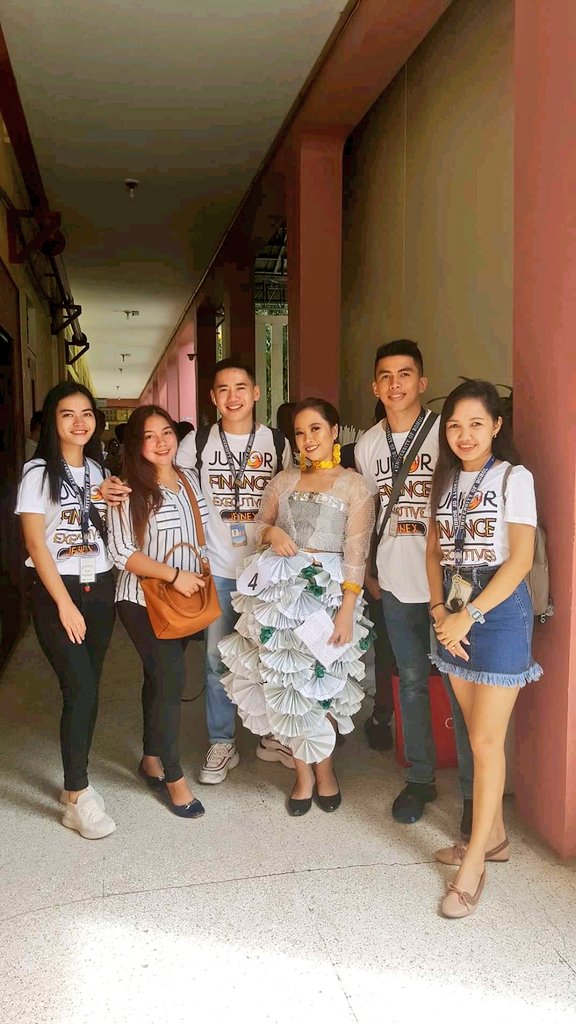 ColorJoyce's tweet photo. Junior Finance Executive Ambassadress 💞 https://t.co/OHFpmblfMA