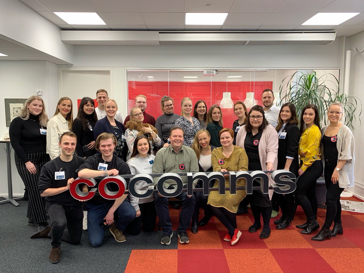 Cocomms's tweet photo. Perjantaina Cocommsin toimisto täyttyi innokkaista viestinnän opiskelijoista ympäri Suomen, kun toteutimme yhdessä @ydinviesti'n kanssa #toimistopäivä2020. Päivästä päällimmäisenä mielessä:

💎 #Vuorovaikutus
💎 #Luovuus 
💎 #Asenne
💎 Tulevaisuuden osaajat

Kiitos! ✨ #viestintä https://t.co/r8YDguL2yJ