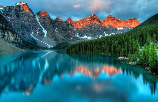 Karınca duasında bereketleri sayan 
Köşeye çekildikçe kalptir yatışan 

Ervanur Erdoğan
<a href="/muhitdergi/">Muhit Dergi</a>