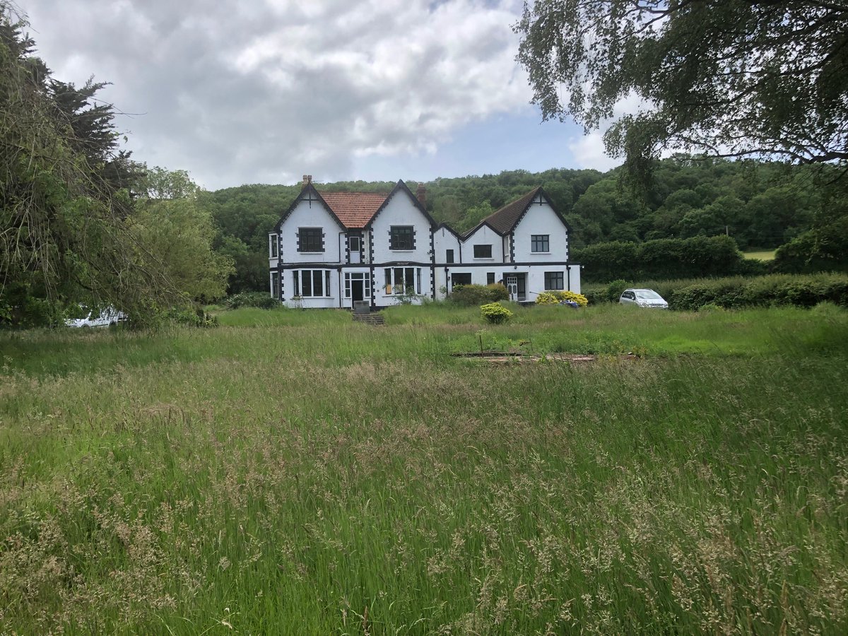 Things are taking shape at this former care home in Winscombe. What was originally a 19 bed care home is being converted into four premium dwellings set in generous grounds making the most of countryside scenery.