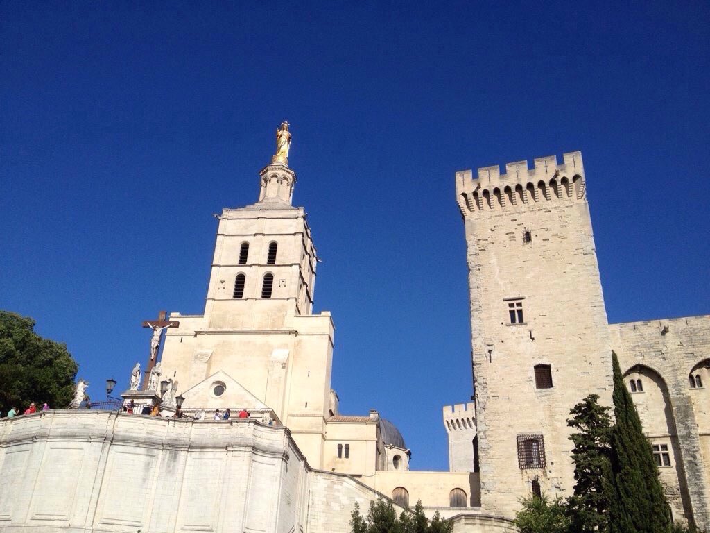 claireparisjazz's tweet photo. 📣📣
9 mars 1309 le pape #ClementV s’installe à #Avignon #Papauté #PalaisDesPapes #NotreDameDesDoms #SaintSiege
#Chrétienté #AlteraRoma #catholique #Chrétiens #Avignoun #Vaucluse #Provence #Prouvènço https://t.co/T6CleHEUE2