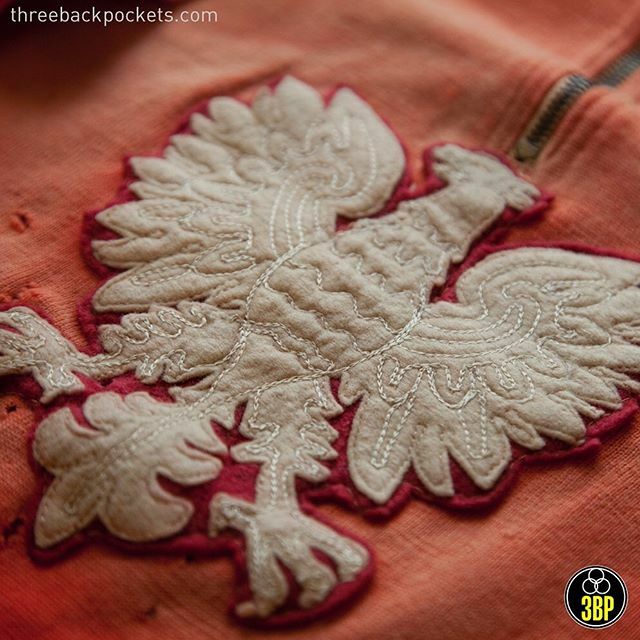 ThreeBackPocket's tweet image. Woven into Polish cycling history...
-
Fine detailing on an original 1965 Polish National Champion jersey, won by Jan Kudra.
-
Part of a dedicated feature in the upcoming book, examining cycling (and the political climate surrounding it) in Eastern Europ… ift.tt/2VYUhPQ