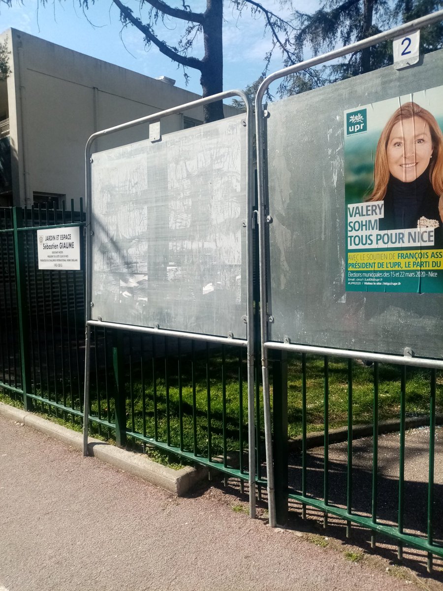 KandelBenoit's tweet photo. C'est franchement étonnant de constater à quel point les 3000 caméras de #Nice sont inefficaces à dissuader certains individus d'arracher systématiquement mes affiches officielles de la campagne.
On dirait que ces gens ne craignent pas du tout le système...
#BenoitKandel2020 https://t.co/5atVhSCN1Q