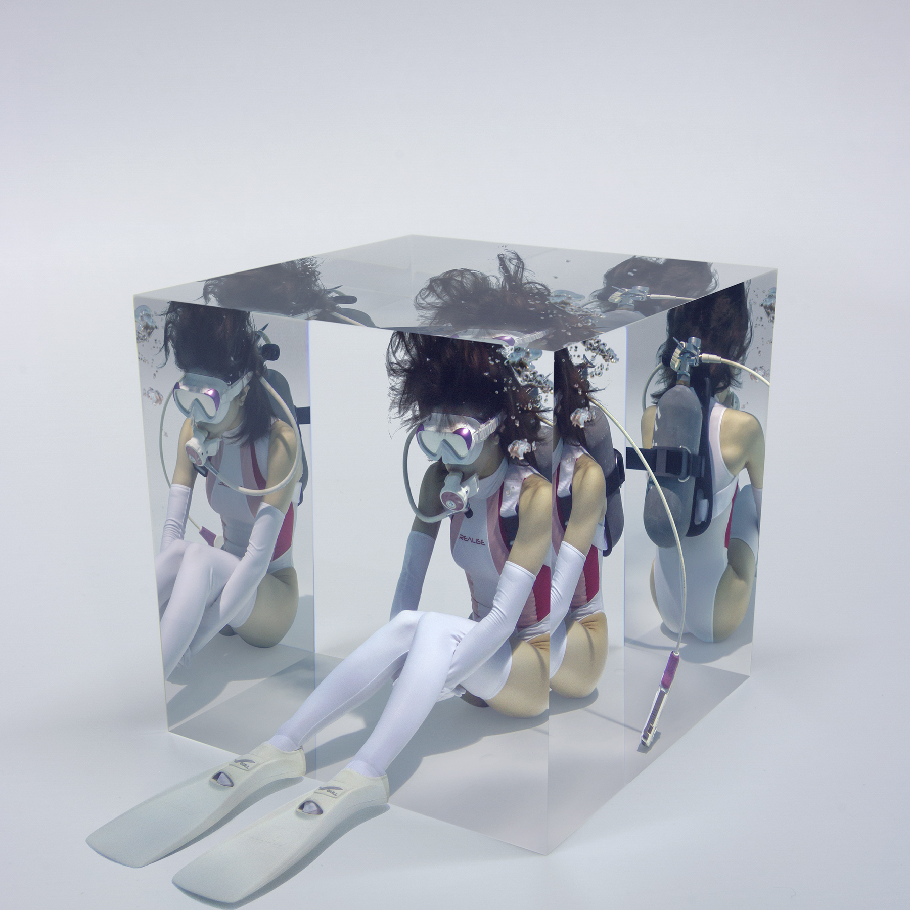 Twitter 上的 古賀学 Manabu Koga ダミアン ハーストとかジェフ クーンズとか水槽で展示された作品好きなんですよ 怖いけど T Co aewqpovb Twitter