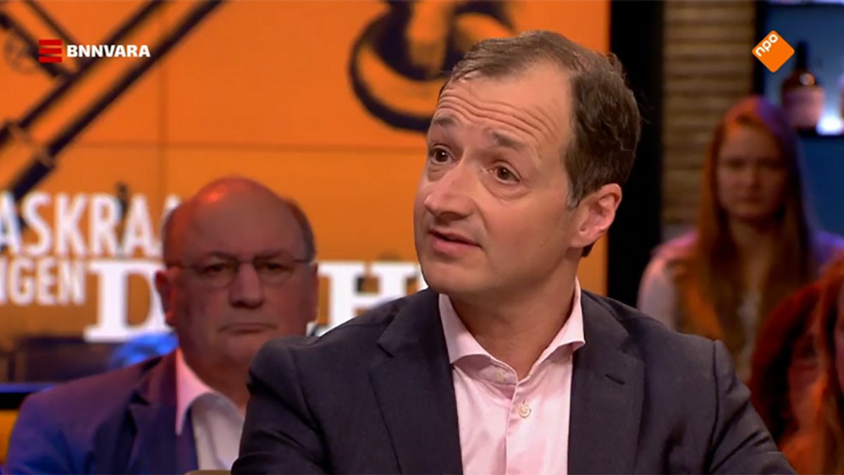 kassa_bnnvara's tweet photo. De ambtelijke top van het ministerie van Financiën heeft de bewindslieden #Wiebes en @LodewijkA al in 2014 gewaarschuwd dat de fraudejacht door de #Belastingdienst veel ouders in buitensporige problemen bracht, meldt @FTM_nl → https://t.co/rRgki15Gpk #KassaTV https://t.co/0JATpfLkU6