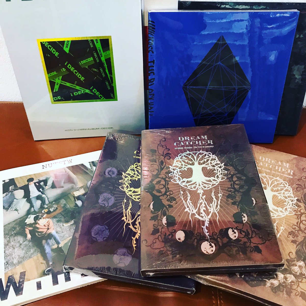 allinkpopcph's tweet photo. We just got a new delivery with a bunch of new albums! Can you recognize these groups? 🌸💖
#allinkpop #chillwithkpop #kpop #albums https://t.co/nZ72uYkvQa