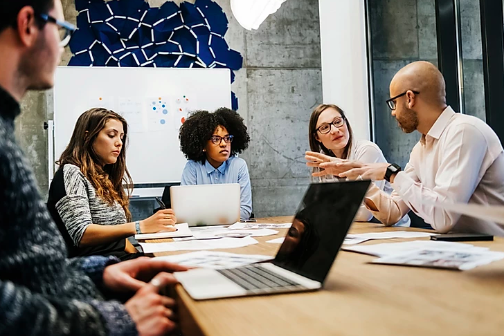 spenficom's tweet photo. Ever been in a business meeting where it went way too long or much shorter than you initially anticipated? Give a read to our latest blog on the tips and tricks of holding a valuable business meeting here: https://t.co/bMAYYUtLEW
#Haslle #SpendingManagement #BusinessMeeting https://t.co/k3zrQZHZmT