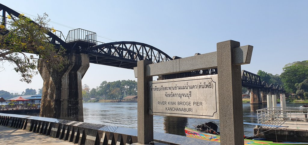 TriangleTravel's tweet photo. Interested and poignant morning visiting the bridge over the river Kwai. Also very hot.....42 degrees at 10.30! ๐๐๐ #TriangleTour ๐บ๏ธ #KeepCalmTravelOn https://t.co/AhQMwEdydB