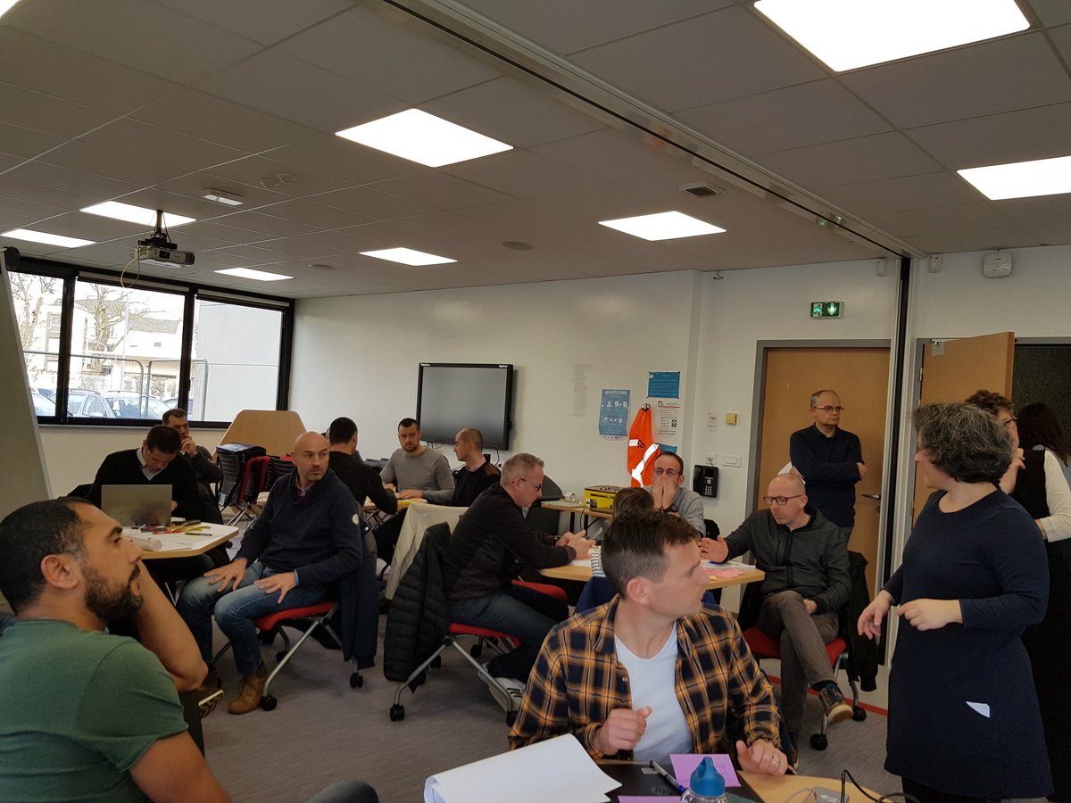 Melalex49's tweet photo. #formation «De formateurs au e-tutorat &amp; #RETEX sur les formations #APC» dans les locaux du @cnfpt #PDL avec @SDIS_18 @SDIS44 @SDIS35officiel @SDIS45 @SDIS85 @sdis37 @Officiel_SDIS28 @SDIS_49 #sdis29 
@directionSPRM https://t.co/JQc2awoPn7