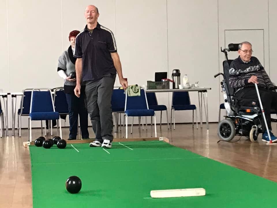 AgeUKNorthants's tweet photo. Come &amp; join us &amp; learn to play Short Mat Bowls.  Session held every 1st Wednesday of the month @MoultonCommCent. For details call Jason or Kate on 01604 611200 @Nsport @TollersSols @JU_WeKnowPeople @northamptonmags @NorthantsCoC #MakingTimeforPeople #Weareundefeatable https://t.co/Z52rh1FcNt