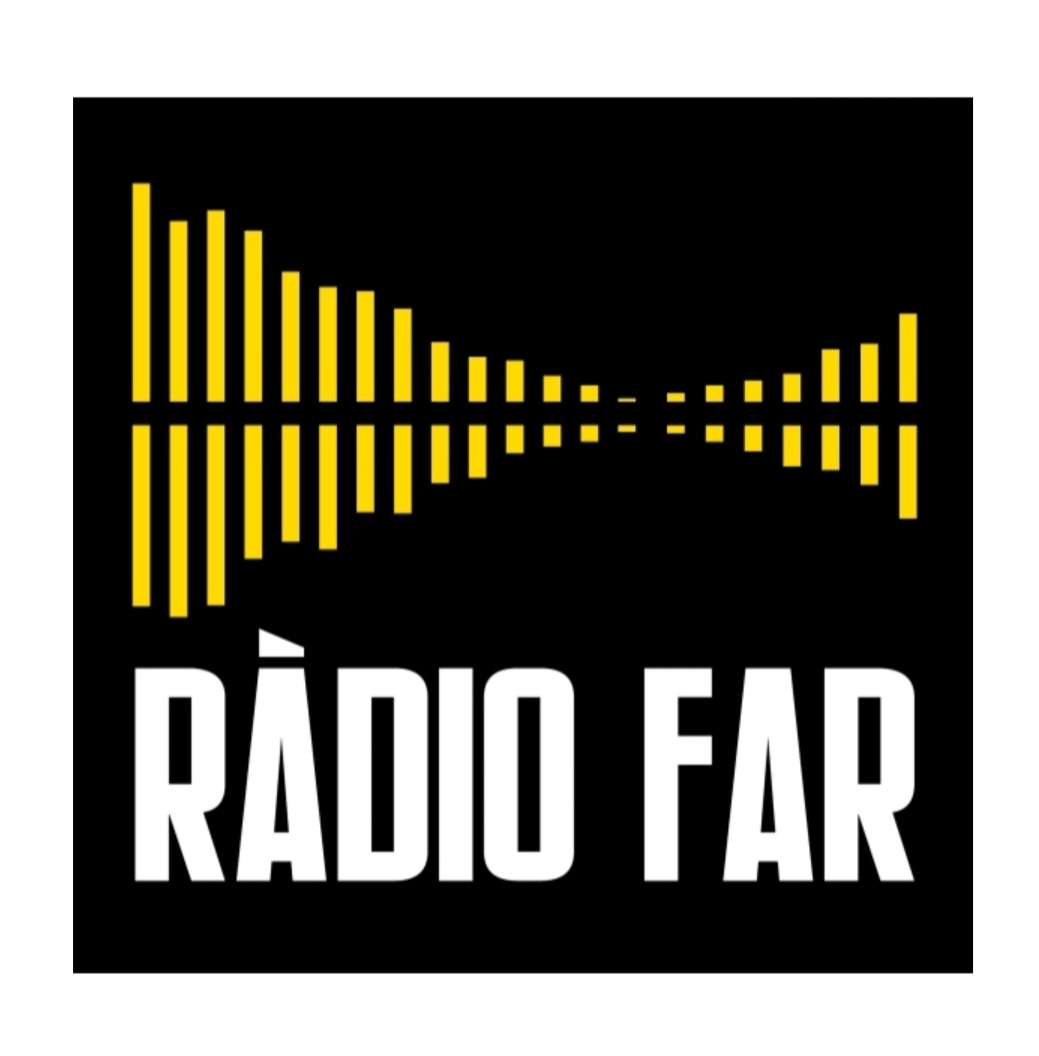 📻 MAQUETES és el nou programa de #RadioFar. El músic Pedro Sánchez ens redescobreix grups menorquins que ja no estan en actiu però que van deixar petjada en la història. Escolta el primer podcast a esfarcultural.com/maquetes/.
🎶Capítol 1: Somnis Blaus. NO TE'L PERDIS‼️