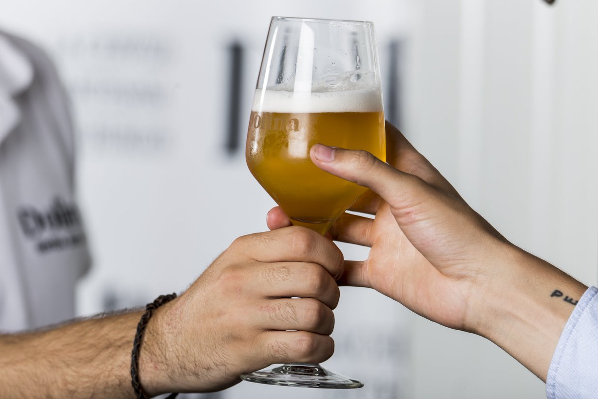 En el #DiaInternacionalDeLaTortillaDePatatas os dejamos por aquí un estupendo maridaje....

Una buena cañita con una buena tortilla... Nada mejor para pasar el lunes 😉😉

#SoyDolinista