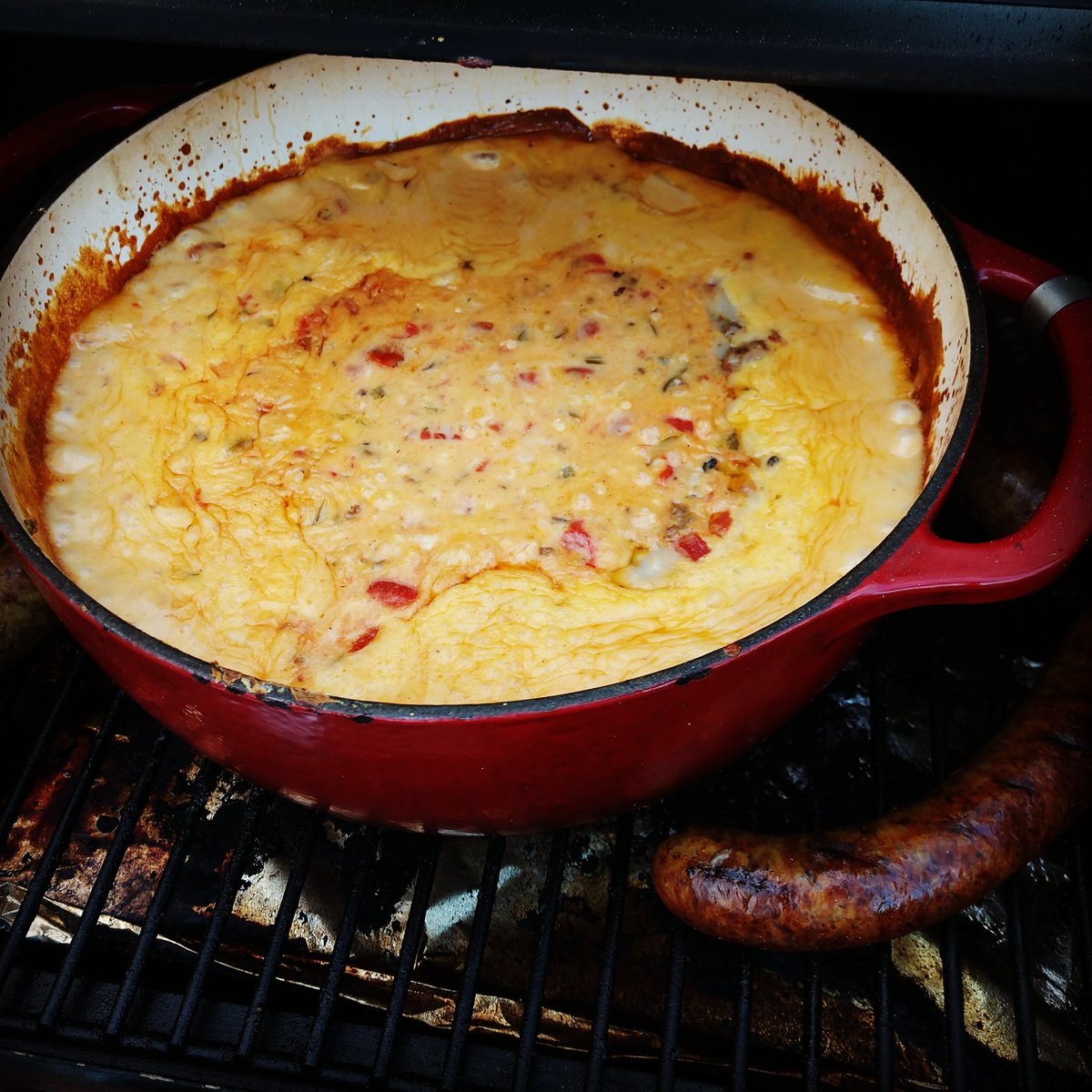 RogueCookers's tweet photo. Some of my queso for the Houston Rodeo team last week with a couple lbs of E3 ground meat. Recipe Link in Bio
@TraegerGrills @E3Meat #TraegerGrills #TraegerBBQ #Traeger #BBQ #queso #cheese #e3meatco #RogueCookers https://t.co/mtHIyFC0Yh
