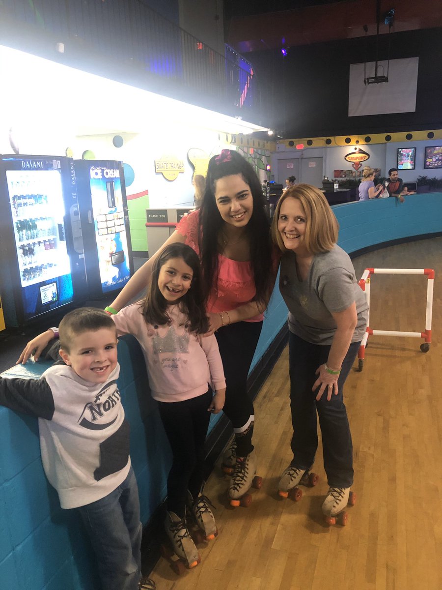 CommunityComets's tweet photo. What a great night it was at United Skates! Congrats to Ms. A on winning a teacher appreciation party for the school! https://t.co/lGLAPb0zwh