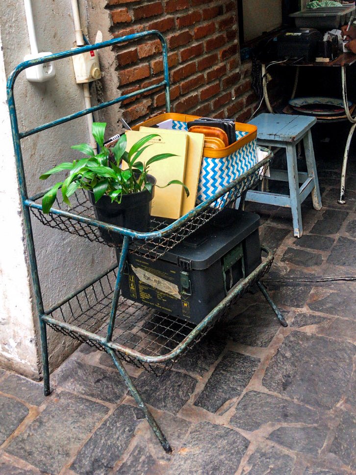 sometimesgray_'s tweet image. #backyardkitchen of Carpentier.