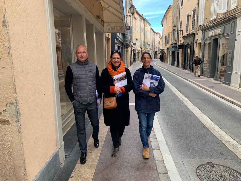 veraneguerin's tweet photo. J-6 Toujours sur le terrain👍🏻😇 #journaldecampagne #sainttropez #Municipales2020 https://t.co/soS9NNvmyT