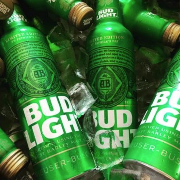 Blackfinn Ameripub has the right idea! Only 8 days until St. Patrick's Day! Make sure you stop by and celebrate!☘️🍻