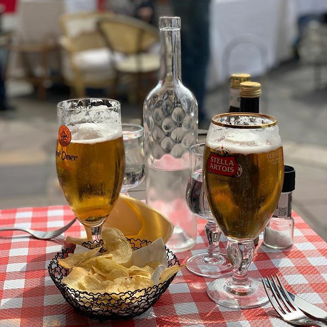 JuliesCakehole's tweet photo. Time for lunch! #nice #nicefrance🇫🇷 #niceoldtown https://t.co/StOhyaAc0k https://t.co/VF2woQzejj