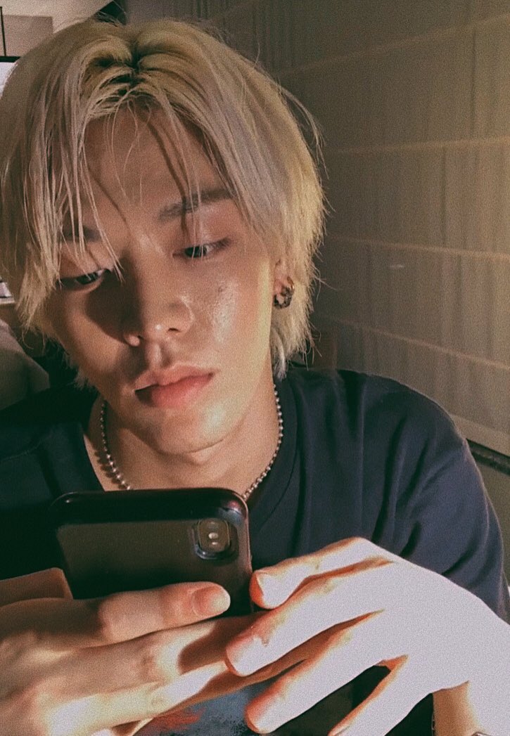 meawdek_'s tweet photo. หล่อขนาดนี้สินสอดไม่ต้องค่ะเข้าหอเลย https://t.co/5qYnzsCovP