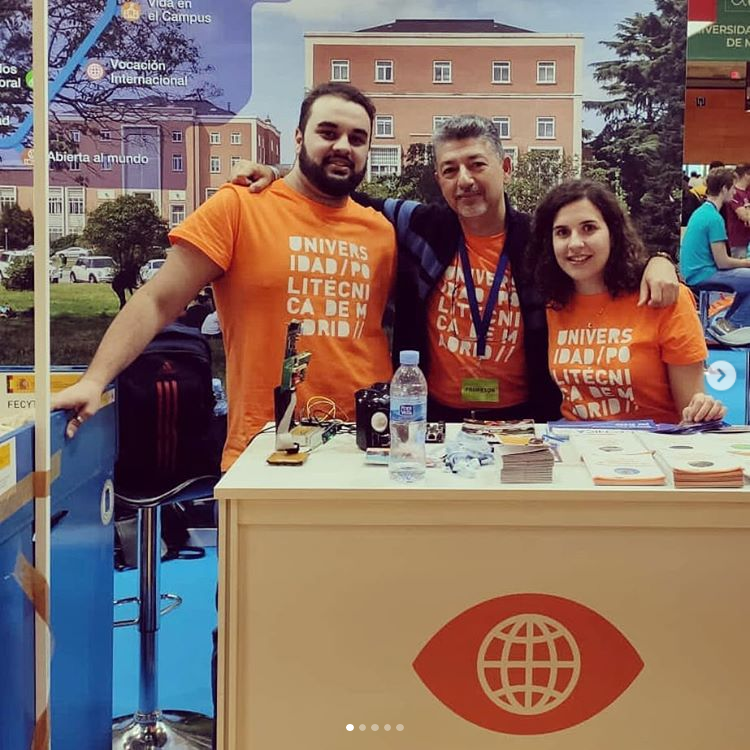 TelecoCampusSur's tweet photo. Os dejamos las fotos de fin de semana en #Aula2020. Muchas gracias a todas las personas voluntarias. Seguimos. #ETSIST #SomosUPM #TelecoCampusSur https://t.co/SbOCTtwpbo
