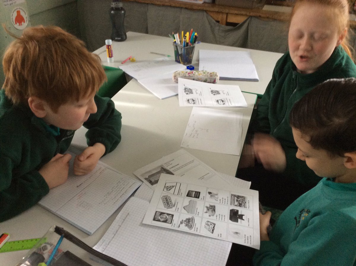 Springwood_Prm's tweet image. #Springharlech have been learning how to plan and track money using a budget #Springmat