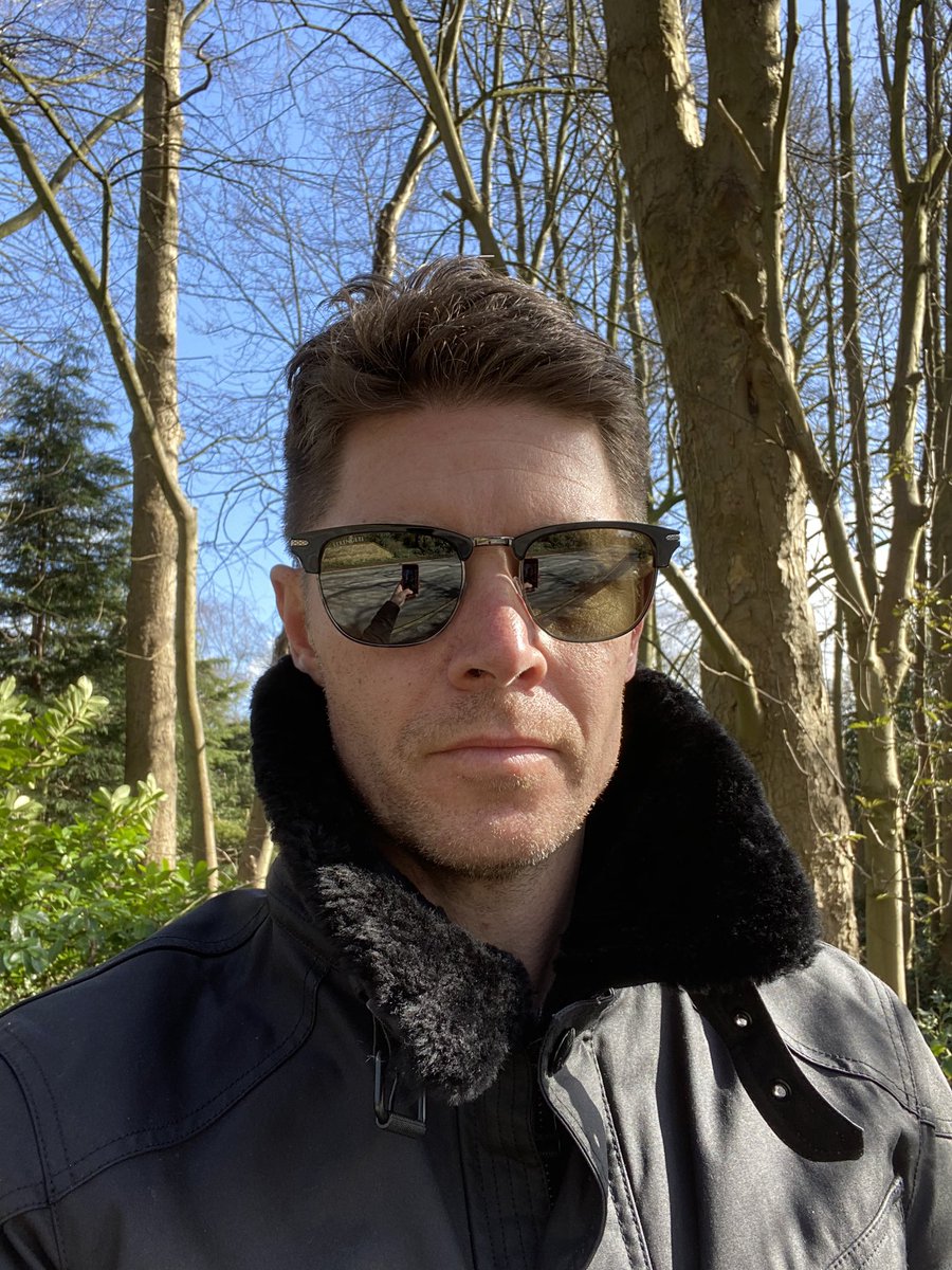 TheGuySmith's tweet photo. Loving my new @serengeti #Alray glasses. https://t.co/9Ku0ketpT6