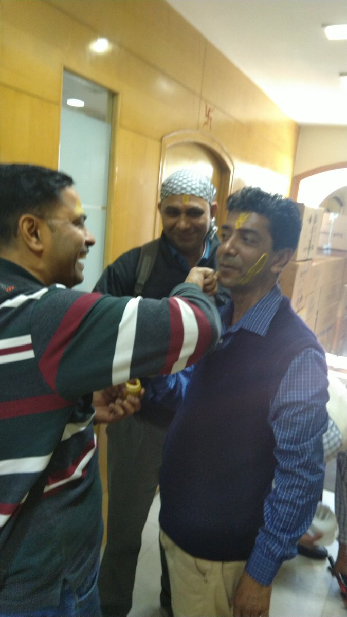 akj_1981's tweet image. आज हमारे कार्यालय #AMSH  में #होली उत्सव का आयोजन हुआ जिसमें सभी साथियों ने मिलकर होली का जश्न मनाया. @rameshkumar58 @jagdish9968